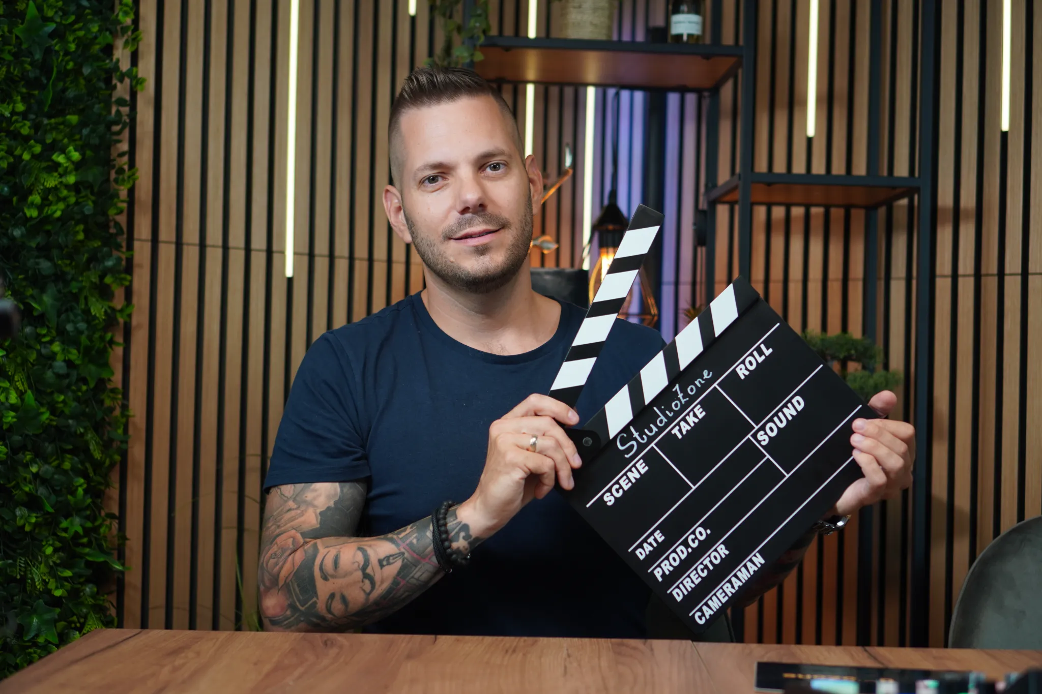 Short videó gyártás 2025-ben: így készíts ütős rövid videókat, amik megállítják a görgetést